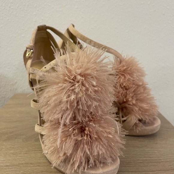 Michael Kors Blush Feather Heels - Picture 1 of 3
